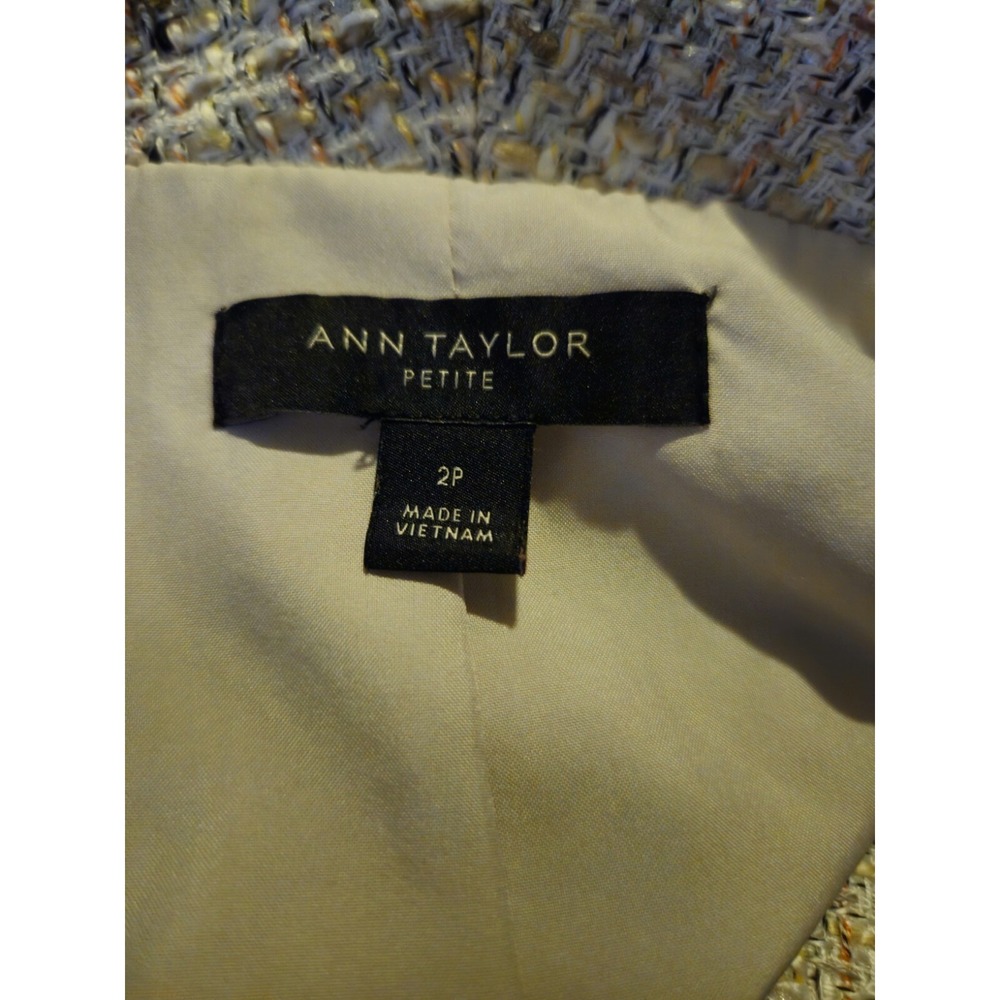 Women's‎ Ann Taylor Blazer One Button Lined Jacket With Frayed Hem Beige Size 2P - Picture 8 of 10
